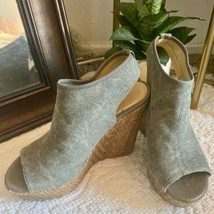 Stuart Weitzman Sage Linen Woven Wedges Size 6.5